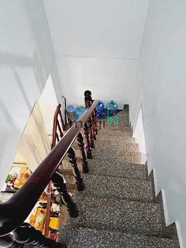 Hình ảnh Nhà hẻm ô tô thông giáp Lê Văn Quới 2 tầng 4x10m