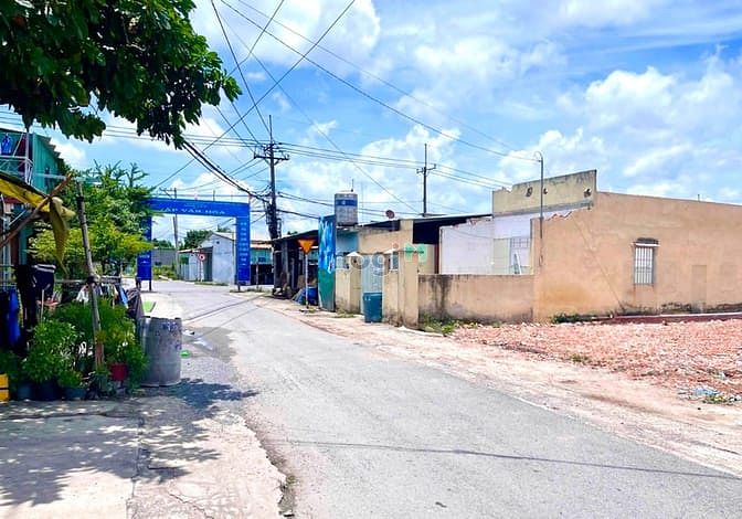 Hình ảnh Đất mặt tiền đường Lê Thị Hoa, 1sẹt đường Suối Lội vào 20m tới đất