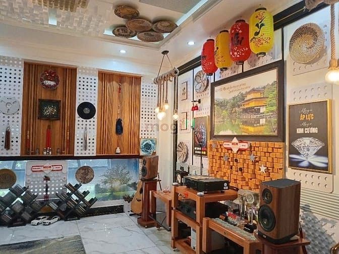 Hình ảnh Siêu phẩm Mặt tiền khu vip Tên Lửa 4,5 x 20m 5 tầng full nội thất