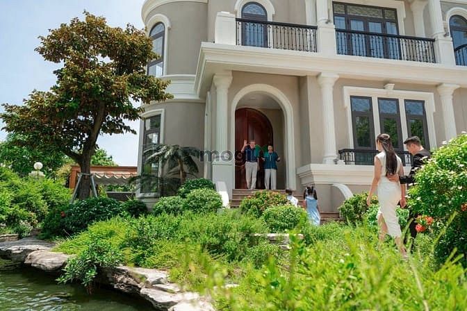 Hình ảnh Bán Biệt Thự Ciputra 318m2 giá 320tr/m2 sổ đỏ lâu dài