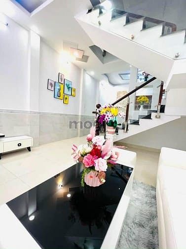 Hình ảnh Về quê bán nhà 64m2,1 trệt 1 lầu,SHR,980tr,Đoàn văn bơ, quận 4