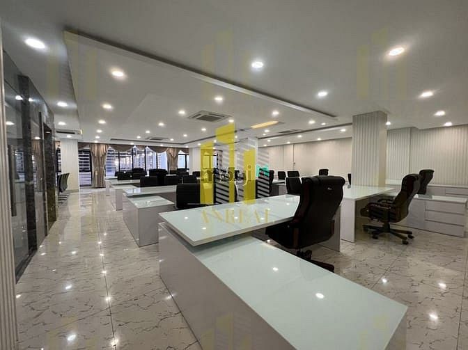 Hình ảnh Tòa Văn Phòng Hầm 8 Lầu 3000m2 Sàn - Đầy Đủ Nội Thất, Thang Máy, PCCC