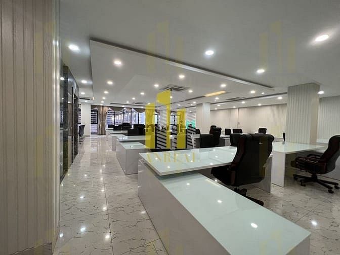 Hình ảnh Tòa Văn Phòng Hầm 8 Lầu 3000m2 Sàn - Đầy Đủ Nội Thất, Thang Máy, PCCC