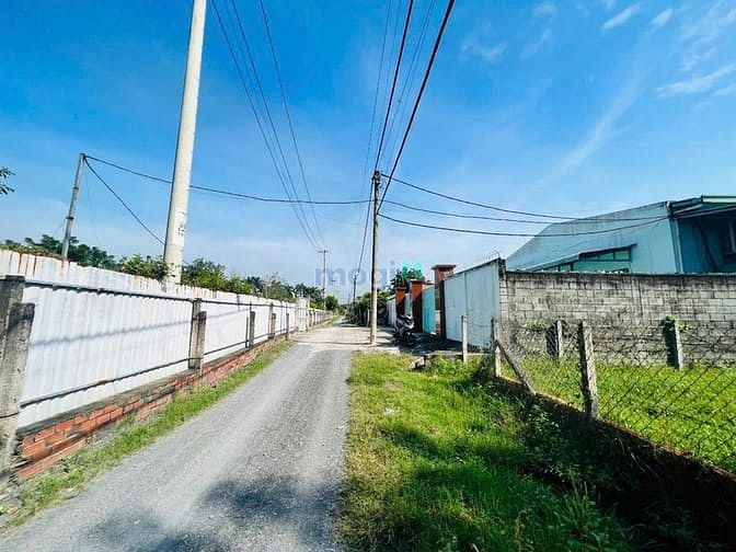 Hình ảnh Bán 4500m2 đất Nhuận Đức. Giá 14 tỷ