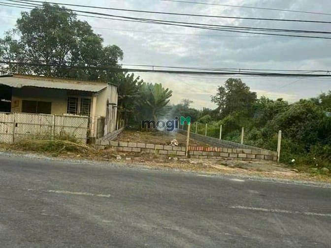 Hình ảnh Bán 315m2 (8,6x38). Đất MT Nguyễn Thị Lắng. Giá: 3,950 tỷ