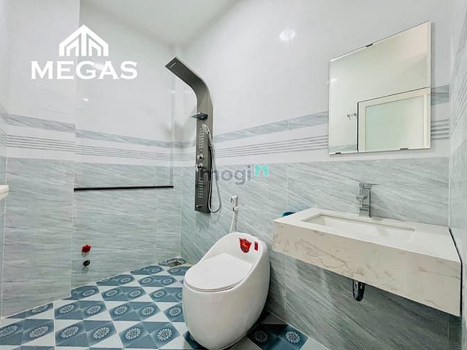 Hình ảnh Nhà Mới, Full Nội Thất Giá Ưu Đãi Thang Máy Siêu Phẩm Ngay Lê Văn Quới