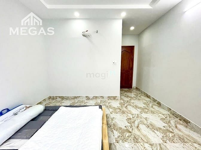 Hình ảnh Nhà Mới, Full Nội Thất Giá Ưu Đãi Thang Máy Siêu Phẩm Ngay Lê Văn Quới