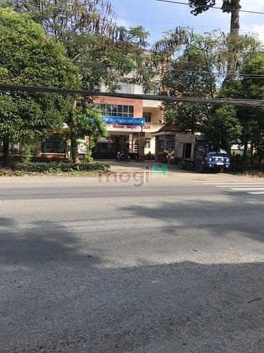 Hình ảnh Bán 350m2 đất và nhà cấp 4. Mt tỉnh lộ 8. Giá 10,6 TỶ