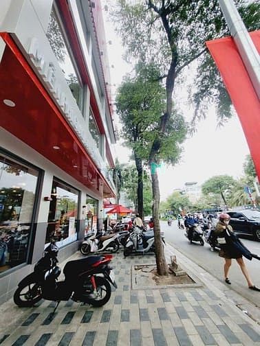 Hình ảnh Mặt Phố Lạc Long Quân 41m2 mặt tiến dài 15m (lô góc), View Hồ Tây.