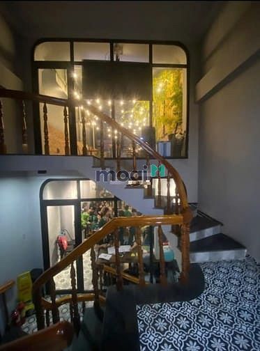 Hình ảnh Cho thuê nhà đầu hẻm Sư Vạn Hạnh, Phường 12, Quận 10.