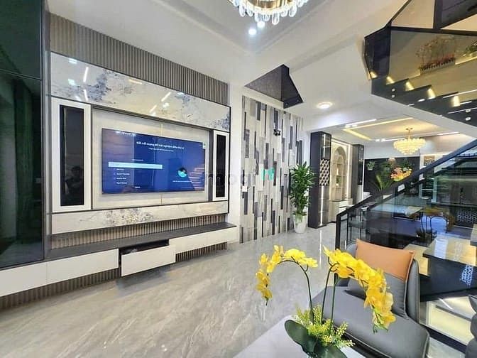 Hình ảnh Bán nhà hxh thăng long, phường 4 tân bình; (6*12); 4 tầng, thang máy