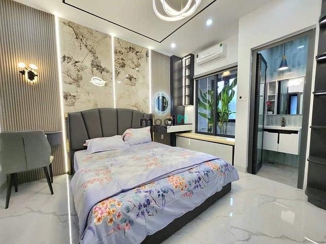 Hình ảnh Bán nhà hxh thăng long, phường 4 tân bình; (6*12); 4 tầng, thang máy