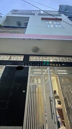 Hình ảnh Nhà Tên Lửa ngang 5,2m, 2 Tầng, 3 Phòng ngủ, SHR Công nhận đủ.