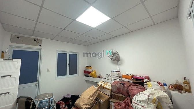 Hình ảnh Nhà Tên Lửa ngang 5,2m, 2 Tầng, 3 Phòng ngủ, SHR Công nhận đủ.