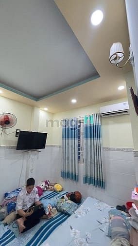 Hình ảnh Nhà Tên Lửa ngang 5,2m, 2 Tầng, 3 Phòng ngủ, SHR Công nhận đủ.