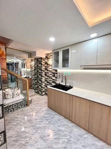 Hình ảnh Bán nhà MT 3 tầng Hoàng Sa Q3, đường 8m, DTSD 47m2, giá nhô 5tỷ
