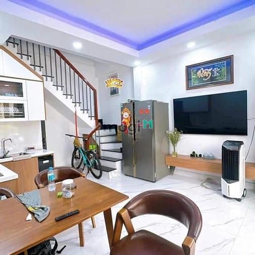 Hình ảnh Tân bình, hẻm oto, gần sân bay, 41m2, 5 tầng chỉ 5 tỷ.