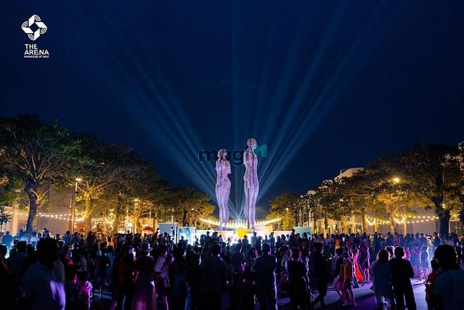 Hình ảnh Hiện em nắm giỏ hàng cư dân The Arena codotel đẹp nhất bãi dài.