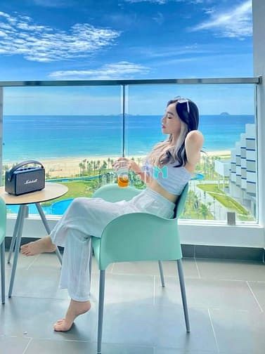Hình ảnh Hiện em nắm giỏ hàng cư dân The Arena codotel đẹp nhất bãi dài.