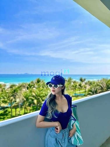 Hình ảnh Hiện em nắm giỏ hàng cư dân The Arena codotel đẹp nhất bãi dài.
