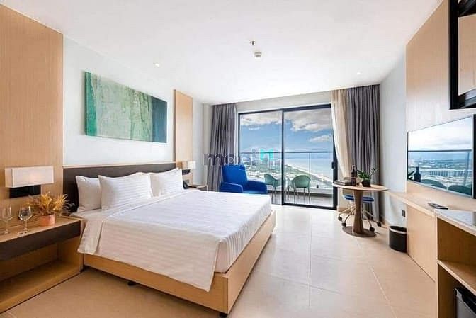 Hình ảnh Hiện em nắm giỏ hàng cư dân The Arena codotel đẹp nhất bãi dài.