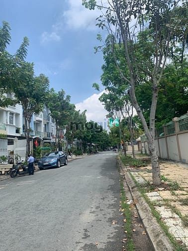 Hình ảnh Bán nhà MT Đường số KDC Tân Phong Q7