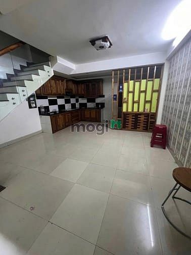 Hình ảnh Cho thuê nhà 3 tầng MT đường Lê Văn Sỹ