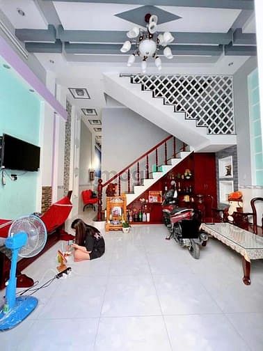 Hình ảnh Cô Năm gửi bán gấp nhà 60m2 đường Cao Đạt, P1, Q.5