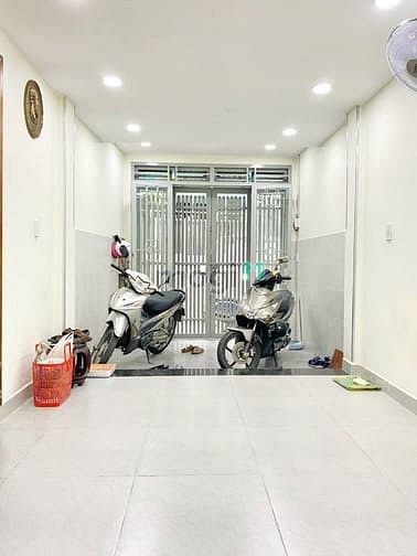 Hình ảnh Bán nhà Bùi thị Xuân Tân bình nở hậu đẹp