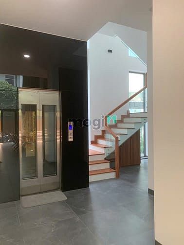 Hình ảnh Cho thuê biệt thự 12x20m 3 lầu Phường Bình Hưng Hoà B Q.Bình Tân
