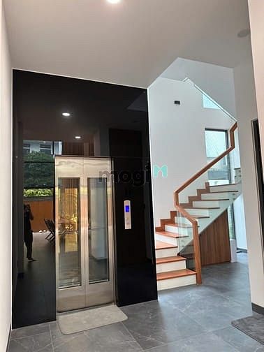 Hình ảnh Cho thuê biệt thự 12x20m 3 lầu Phường Bình Hưng Hoà B Q.Bình Tân