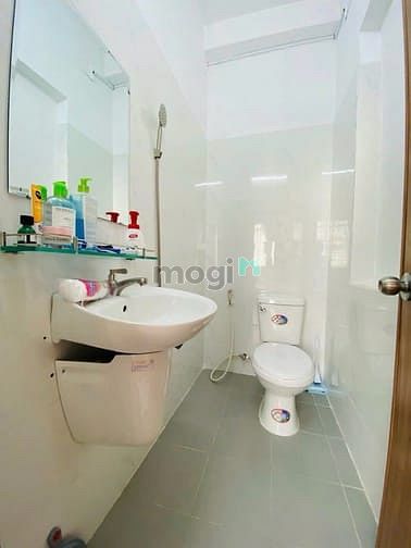 Hình ảnh Cho thuê phòng studio quận 3 có cửa sổ gần trường đại học