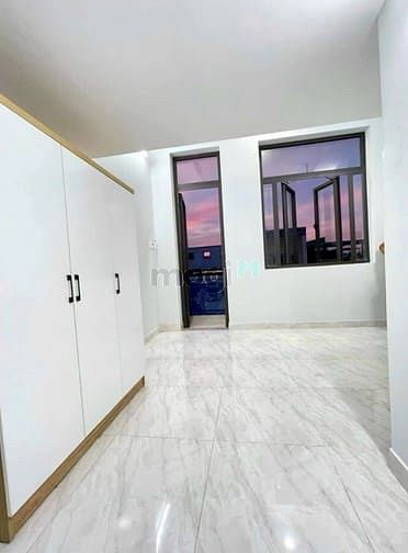 Hình ảnh Phòng gác ban công full nội thất giá rẻ ngay Mã Lò