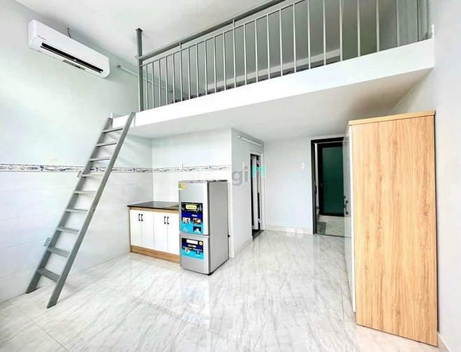 Hình ảnh Phòng gác ban công full nội thất giá rẻ ngay Mã Lò