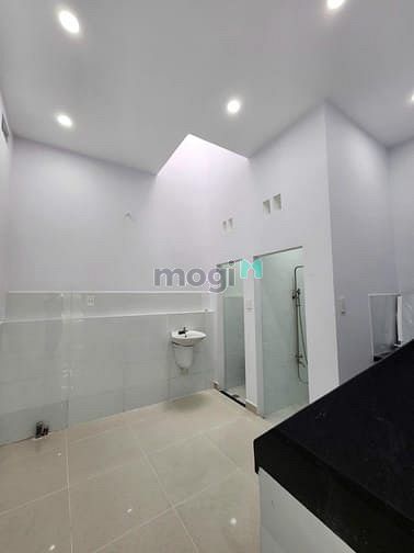 Hình ảnh Cho thuê nhà Nguyễn Xí, P.13, 4.2x21m, 17tr