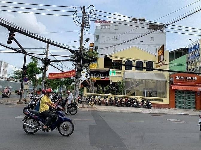 Hình ảnh Bán nhà GÓC 2MT 241 Đồng Đen, Q.Tân Bình. DT: 12.7x24m, 1 trệt 1 lầu
