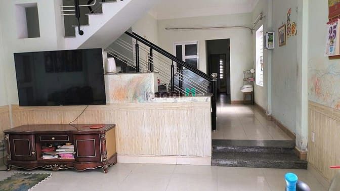 Hình ảnh Cho thuê nhà 2 tầng 4 phòng ngủ sát chợ Hòa Khánh