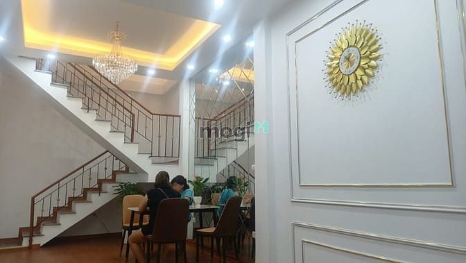 Hình ảnh Bán nhà Đội Cấn 8,2 tỷ. 38m². 5 tầng. Mt 5,1m.
