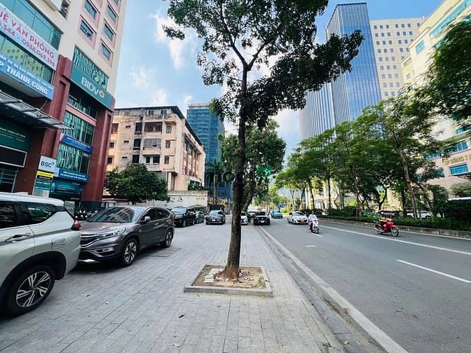 Hình ảnh Bán Căn Hộ Cao Cấp Láng Hạ 122m2 - Tầng Trung - Hơn 8 Tỷ - View Hồ