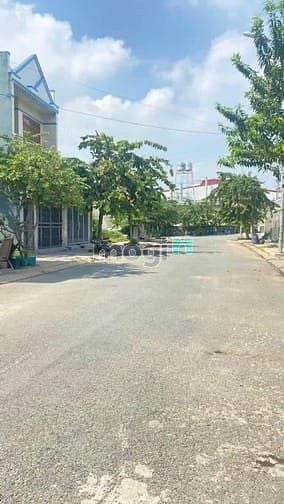 Hình ảnh Bán đất thổ cư 120m2 giá ngộp 620tr-1/ đường Lê Lợi-Hóc Môn -Sổ riêng