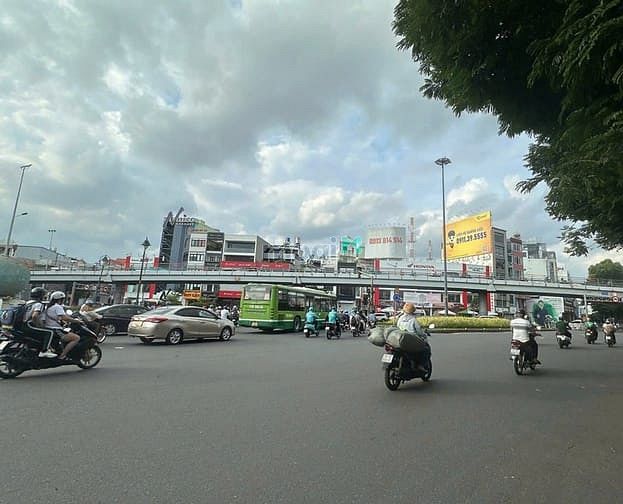 Hình ảnh Bán lô Đất 677m2 Ngang 25m HXH Phan Văn Trị Bình Thạnh Giá 24 tỷ