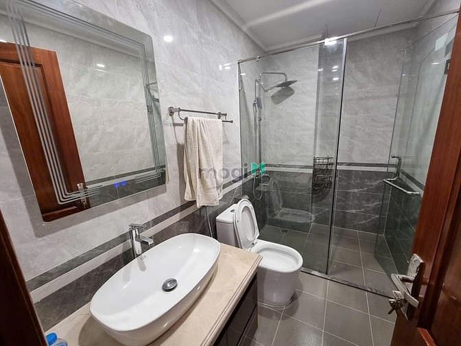 Hình ảnh Bán nhà Vũ Phạm Hàm, 3 ôtô tránh, vỉa hè, k.doanh,thang máy.59m2,16 tỷ