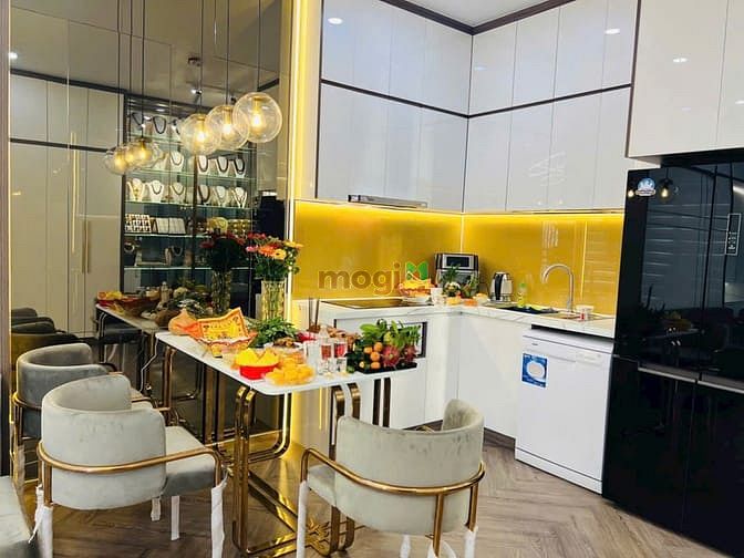 Hình ảnh Bán OT 38m2, Full Nội Thất, Gía Chỉ 2.3 Tỷ, Nội Thất Cao Cấp Q7