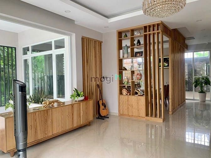 Hình ảnh Cho thuê biệt thự Mystery Hưng Thịnhh Quận 2 Hầm thang máy full NT 5pn
