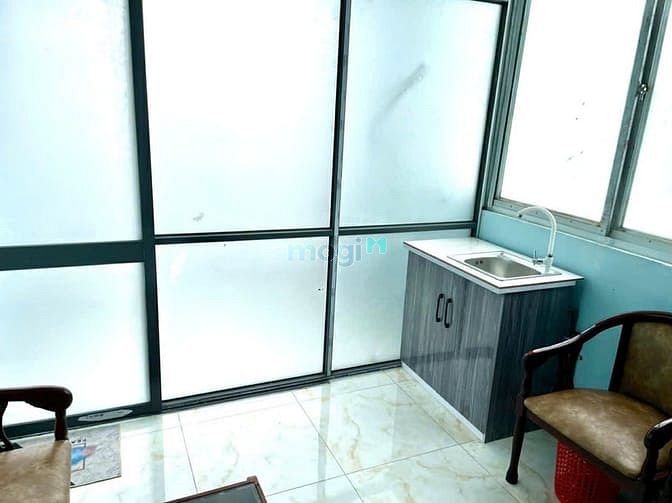 Hình ảnh Cho thuê phòng tầng 2 + sân thượng riêng