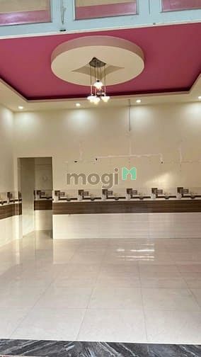 Hình ảnh Nhà thuê có sân rộng, nhà mới đẹp, thoáng.