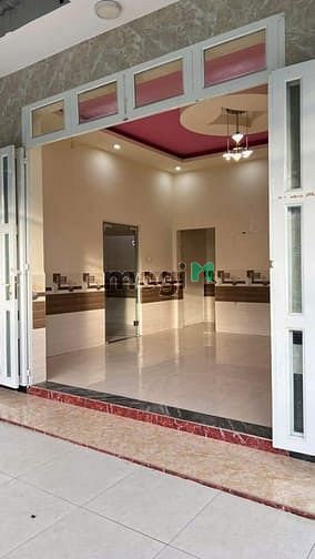 Hình ảnh Nhà thuê có sân rộng, nhà mới đẹp, thoáng.