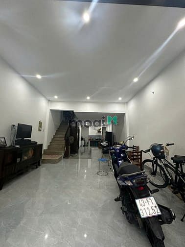 Hình ảnh Cho thuê nhà 3 tầng full nội thất đường Hòa Minh