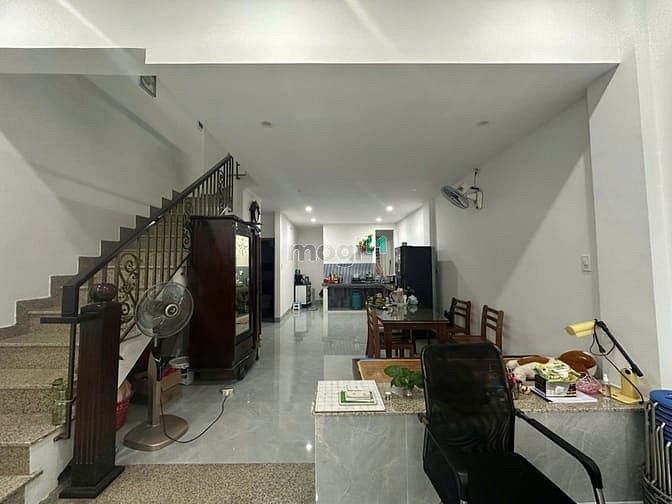 Hình ảnh Cho thuê nhà 3 tầng full nội thất đường Hòa Minh