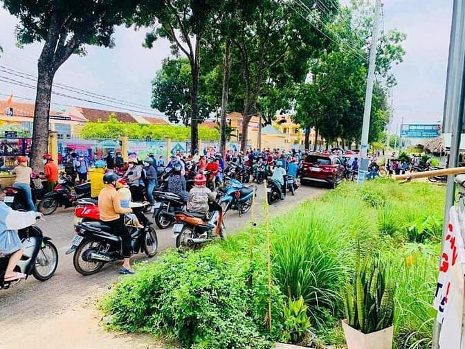Hình ảnh Cần sang lỗ 2.000m2 đất shr mt đường 24m sát chợ dân đông giá 190 tr